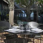 L\'Ermitage Hôtel Cuisine-À-Manger 